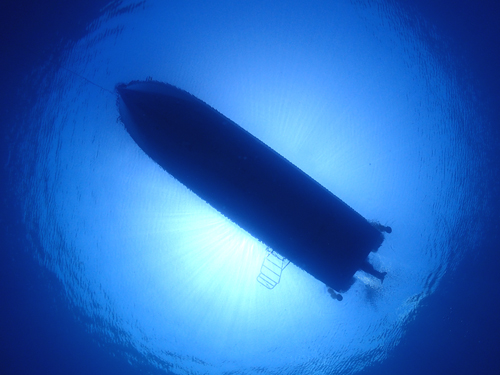 船のシルエット